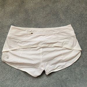 Lululemon Speed Shorts! White, size 6